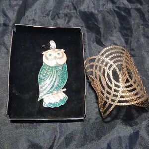 Chic Gold and Green Owl Brooch and Bracelet Set